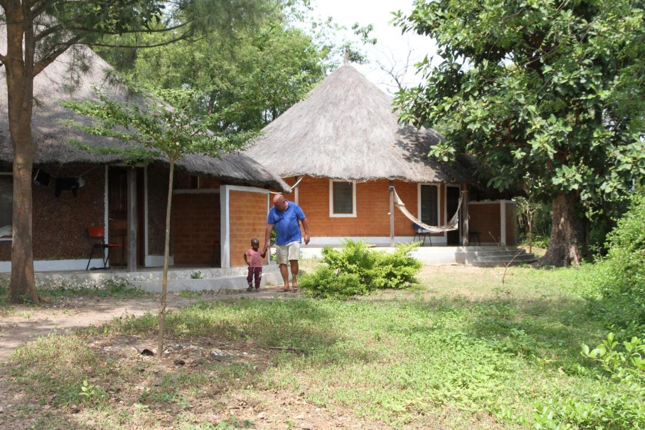 Bintang Bolong Lodge Exterior photo
