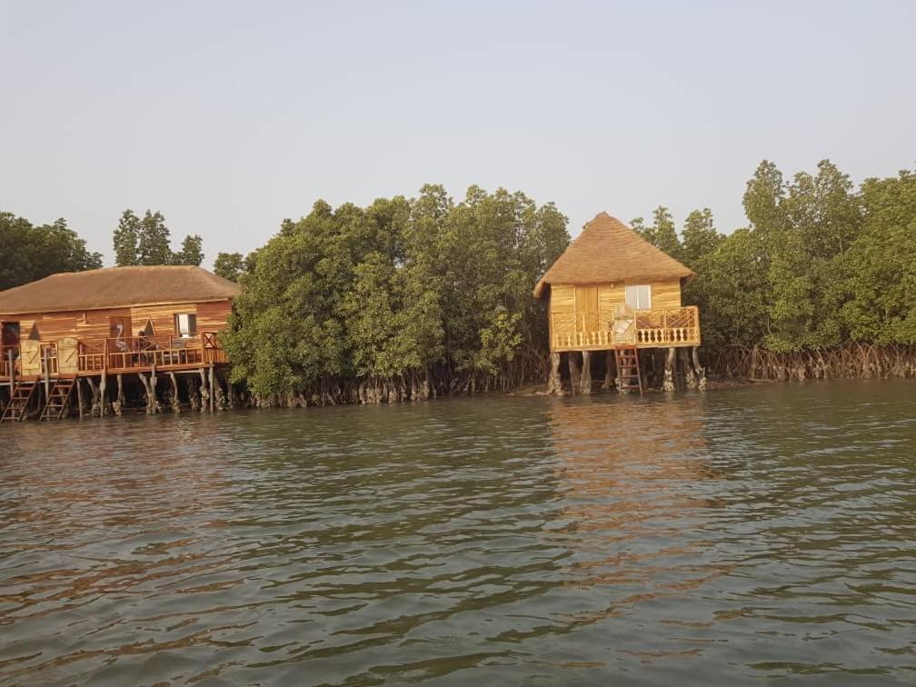 Bintang Bolong Lodge Exterior photo