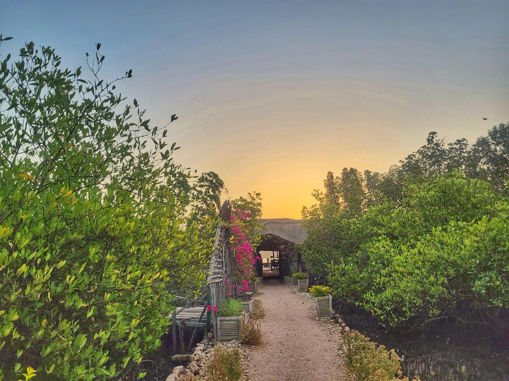 Bintang Bolong Lodge Exterior photo