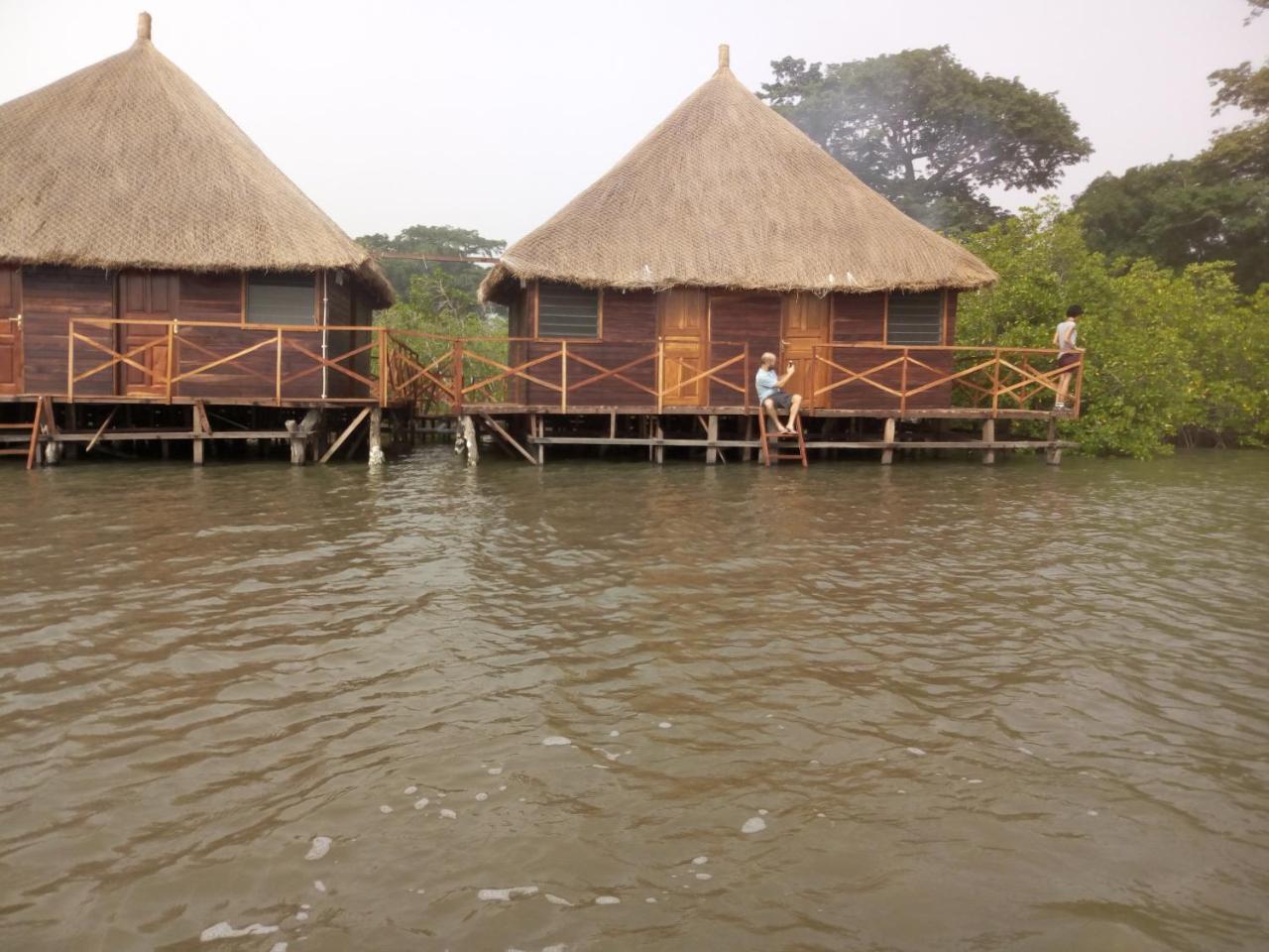 Bintang Bolong Lodge Exterior photo