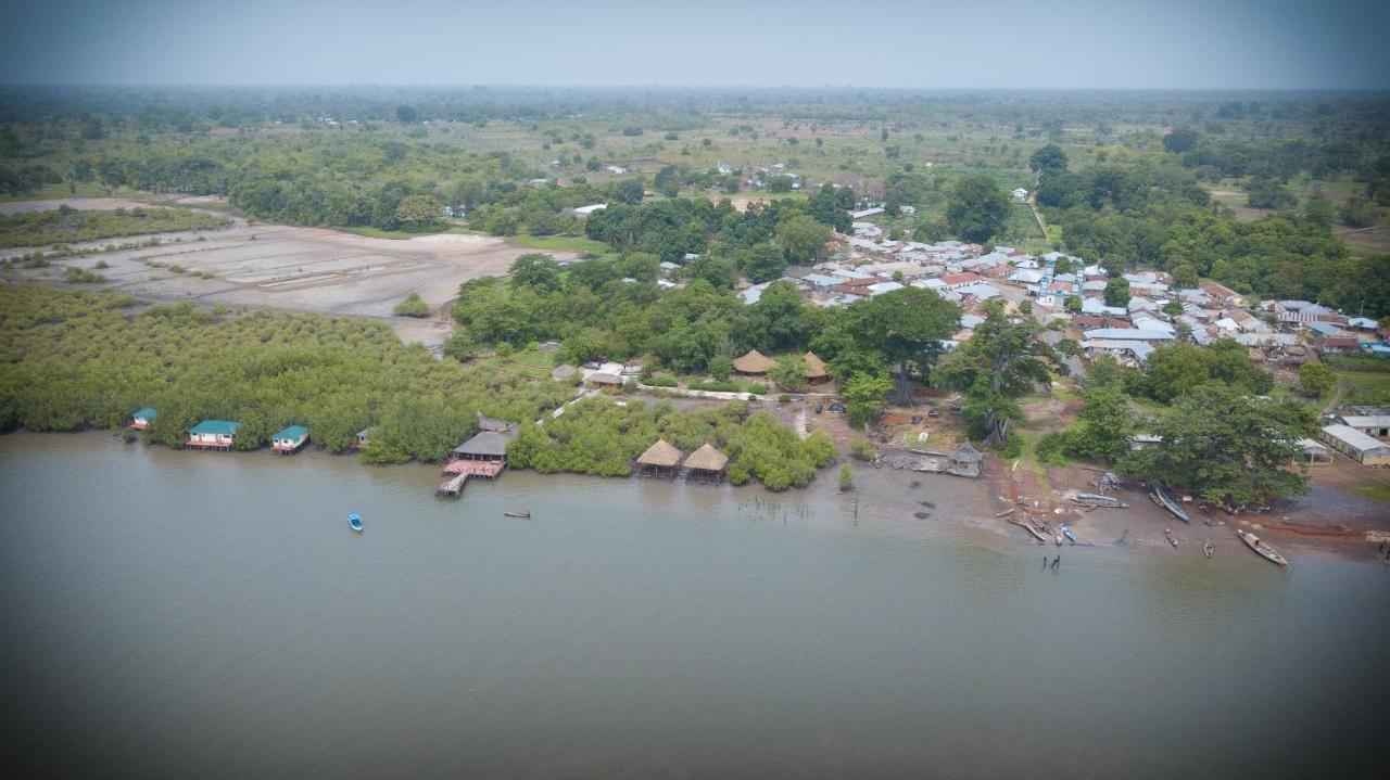 Bintang Bolong Lodge Exterior photo