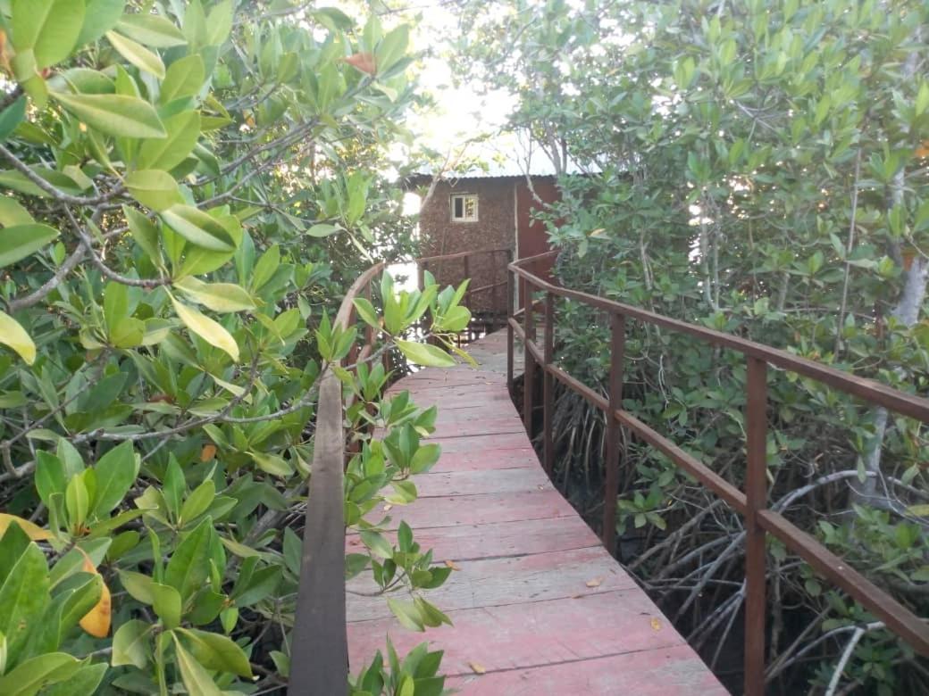 Bintang Bolong Lodge Exterior photo